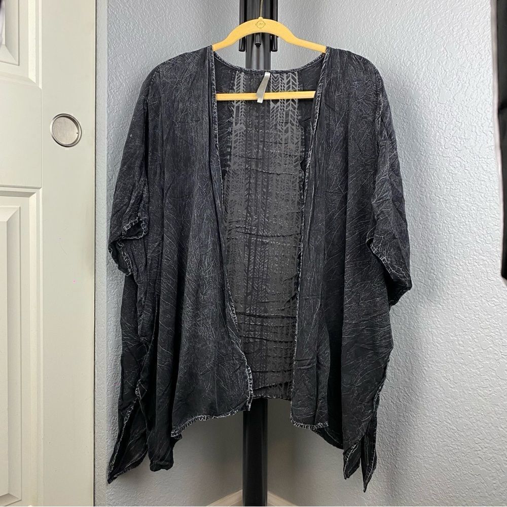 Mona B - Women’s Kimono